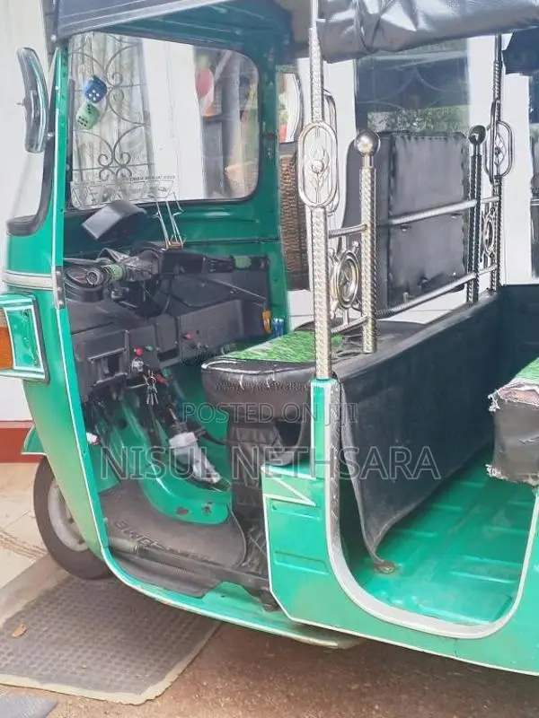 Bajaj 4 Stroke 2011 Three Wheel (Used)