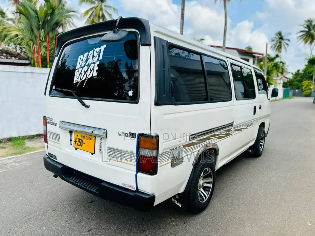 Nissan Caravan 1992 Van (Used)