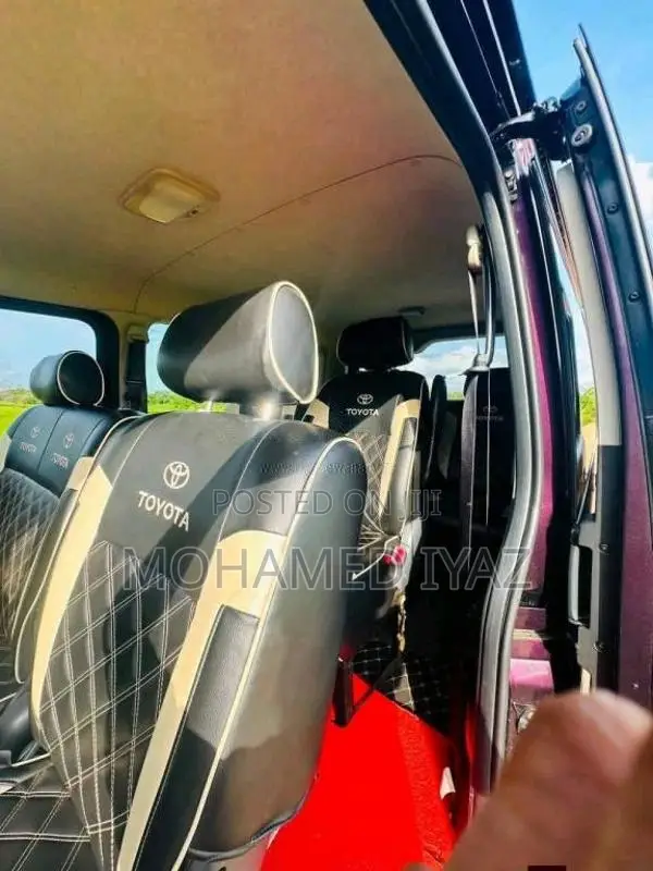 Toyota KDH DARK PRIME 2017 Van (Used)