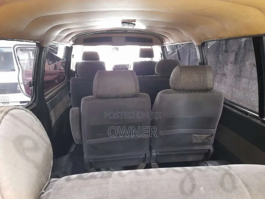 Toyota Dolphin 1994 Van (Used)