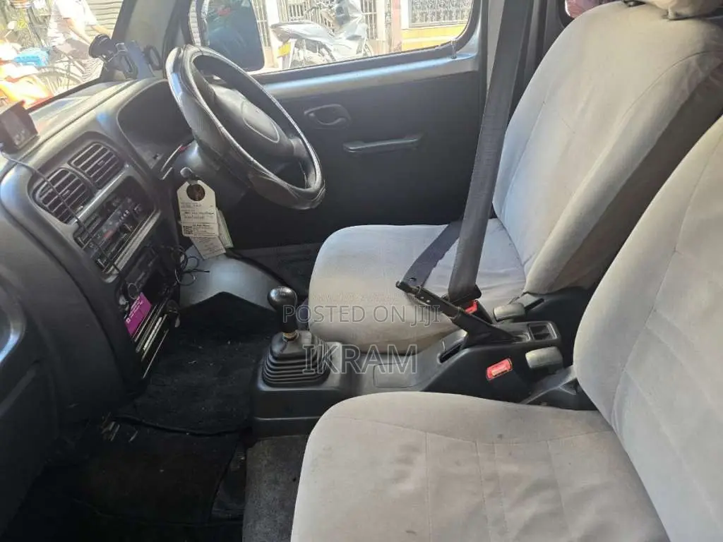 Suzuki Carry 2001 Van (Used)