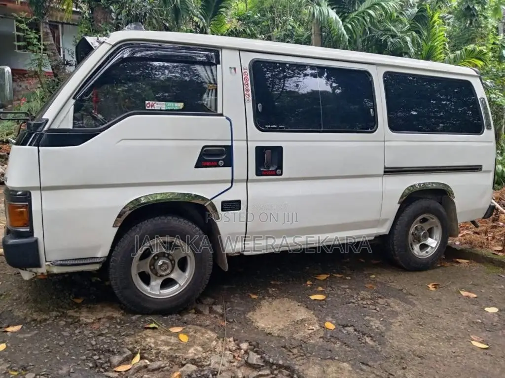 Nissan Caravan 1992 Van (Used)