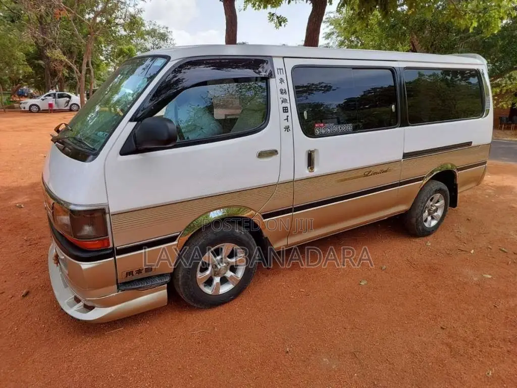 Toyota Dolphin 1996 Van (Used)