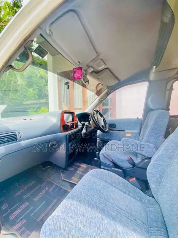 Toyota CR42 2004 Van (Used)