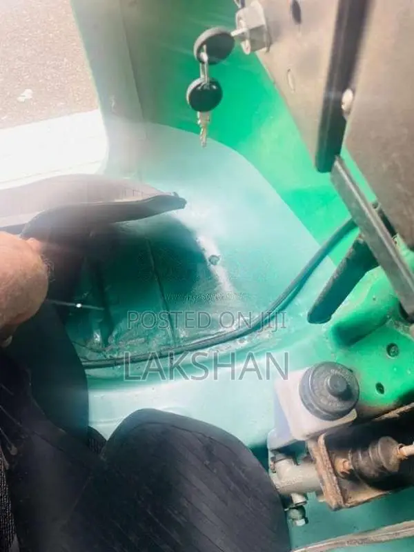 Bajaj 4 Stroke 2010 Three Wheel (Used)