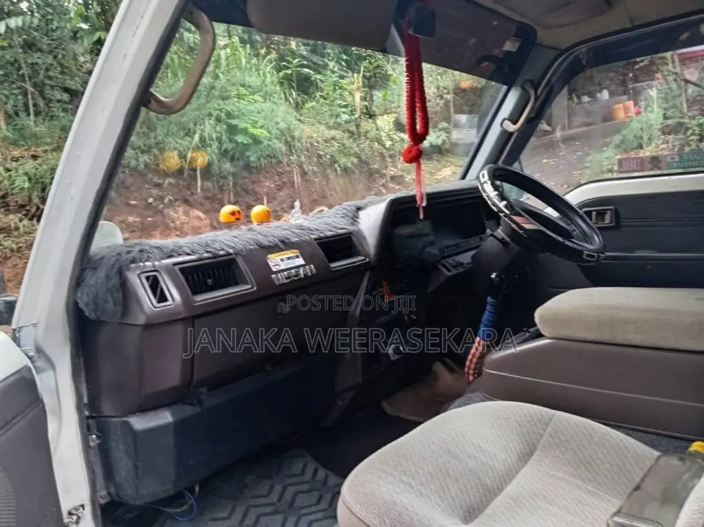 Nissan Caravan 1992 Van (Used)
