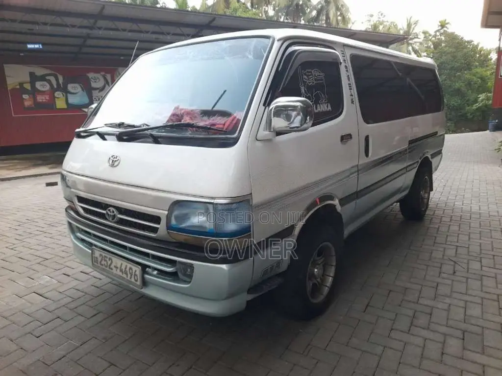 Toyota Dolphin 1994 Van (Used)