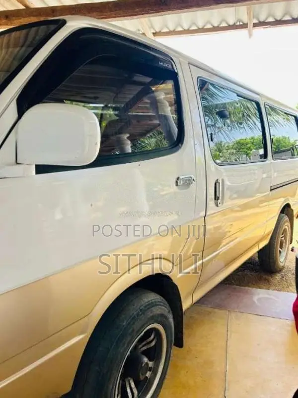Toyota Dolphin 1993 Van (Used)