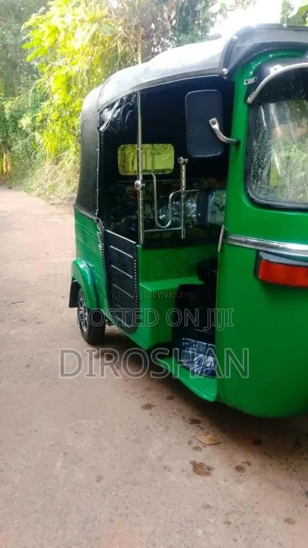Bajaj 4 Stroke 2007 Three Wheel (Used)