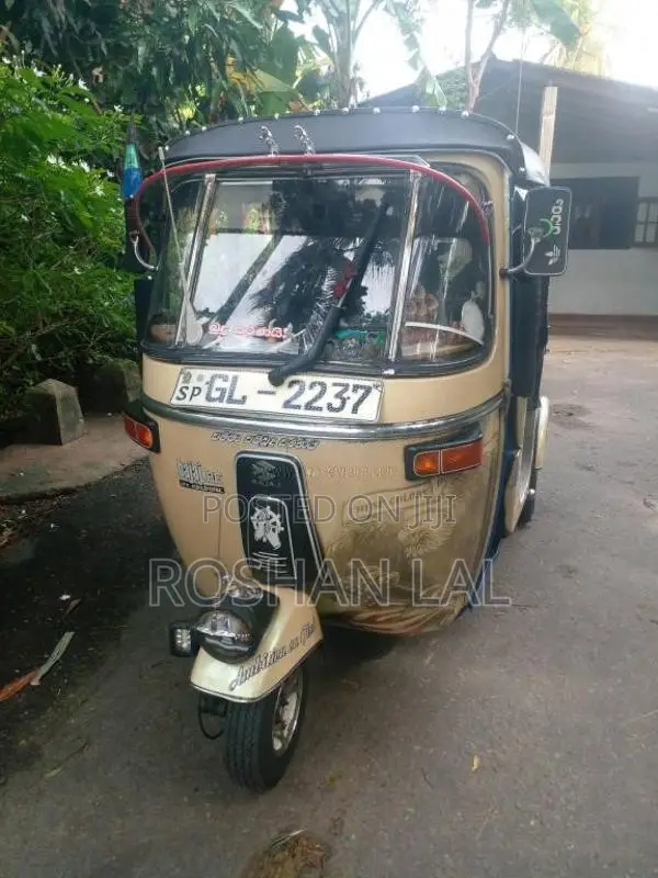 Bajaj RE 2 Stroke 2001 Three Wheel (Used)