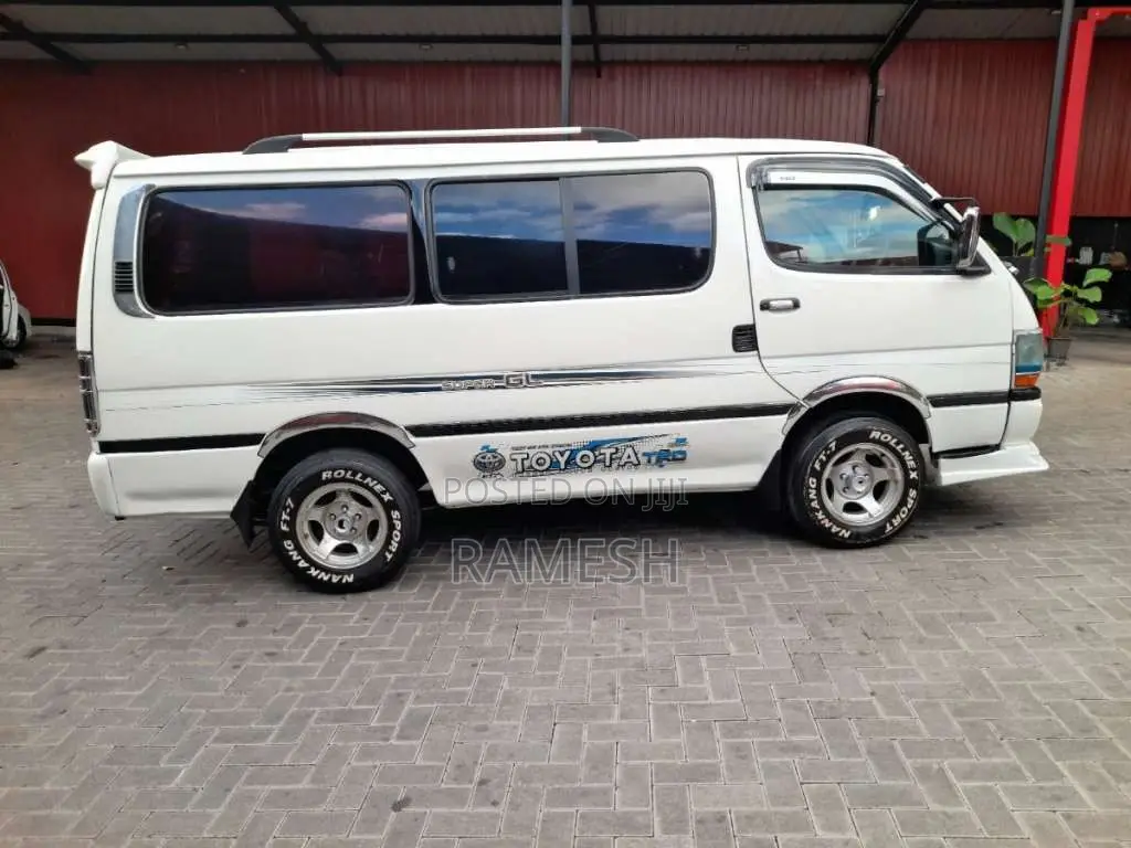 Toyota Dolphin 1991 Van (Used)
