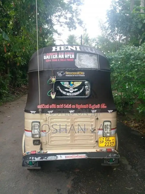 Bajaj RE 2 Stroke 2001 Three Wheel (Used)