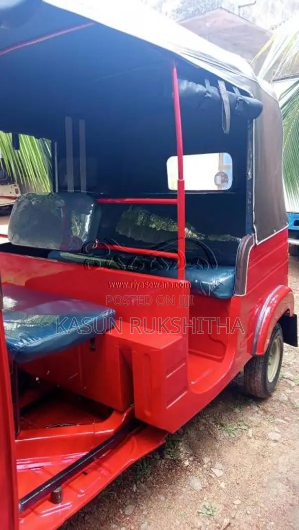 Bajaj RE 2 Stroke 2005 Three Wheel (Used)
