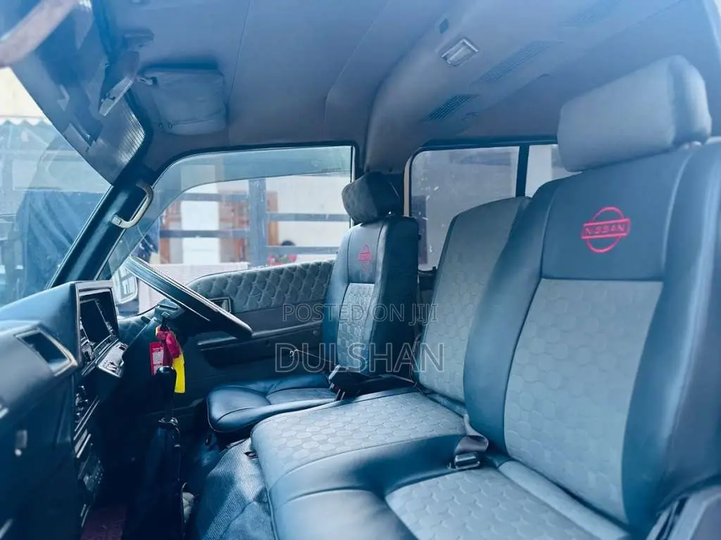 Nissan Caravan 1993 Van (Used)