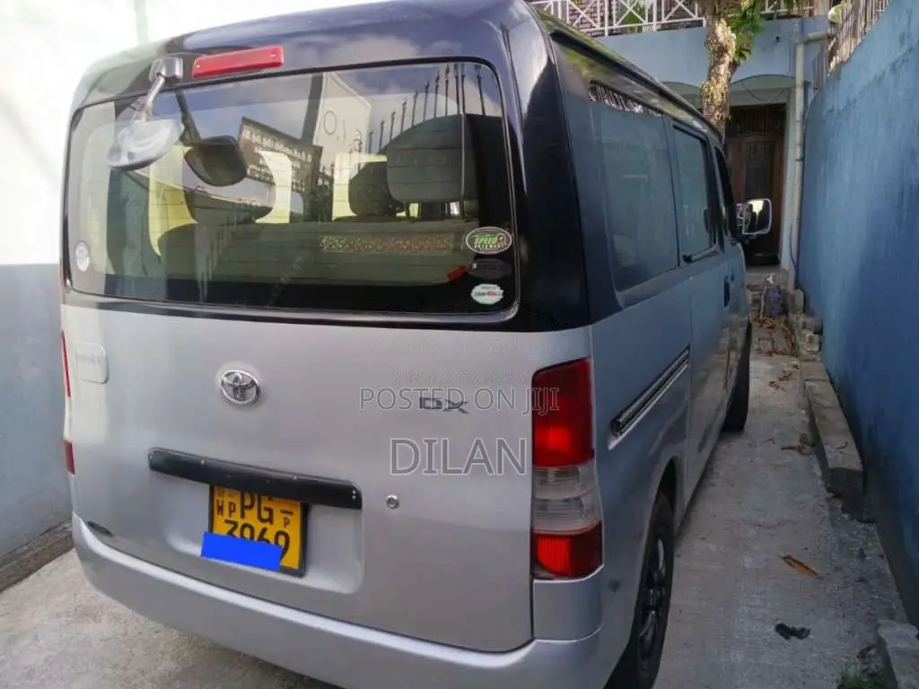 Toyota Townace 2012 Van (Used)