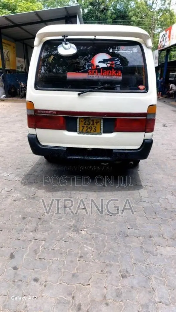 Toyota Dolphin 113 1994 Van (Used)