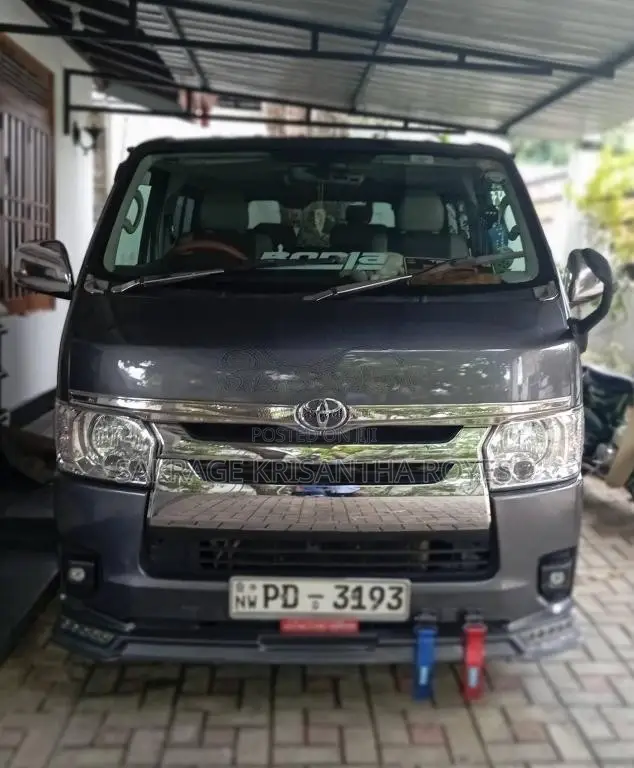 Toyota KDH 2008 Van (Used)
