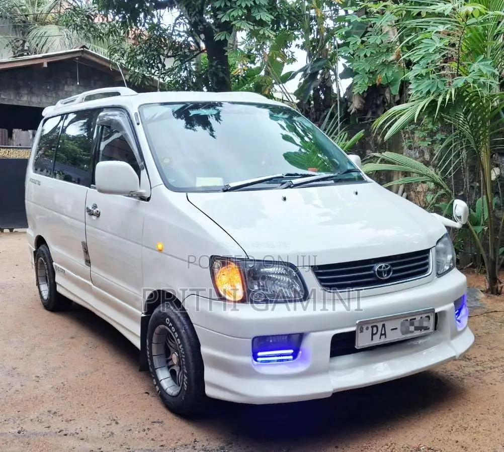 Toyota KR42 Full Noah 2000 Van (Used)