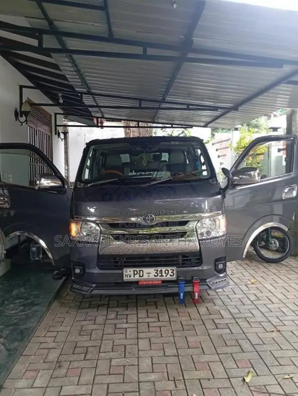 Toyota KDH 2008 Van (Used)