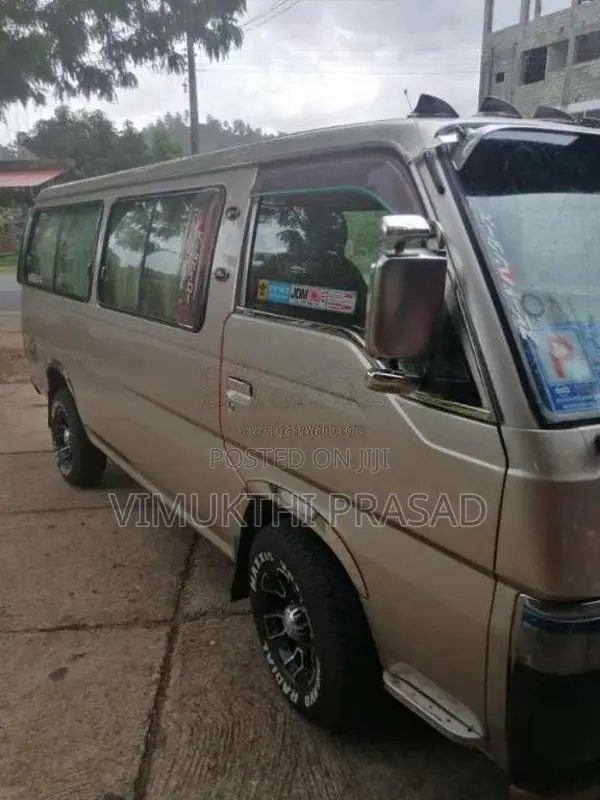 Nissan Caravan 1997 Van (Used)