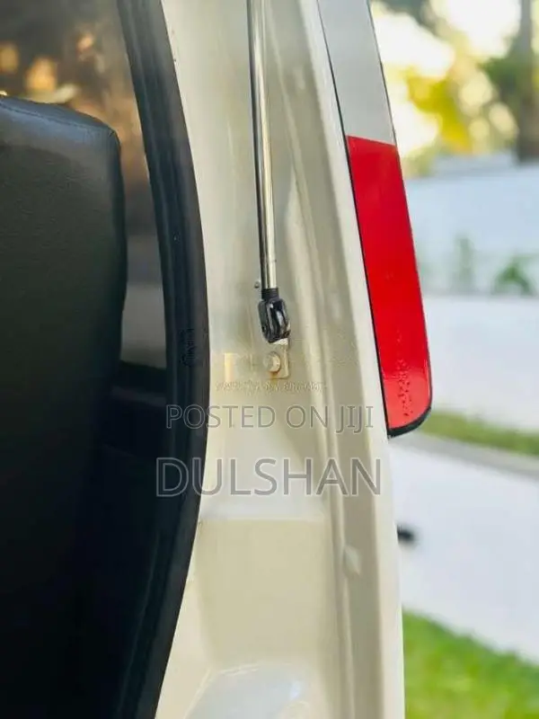 Nissan Caravan 1993 Van (Used)