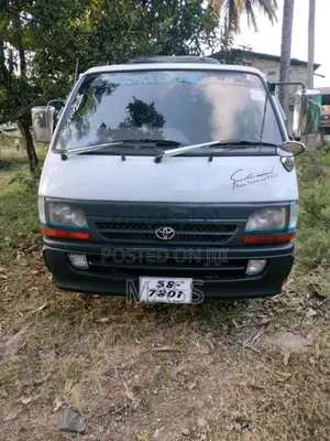 Toyota Dolphin LH102 1992 Van (Used)