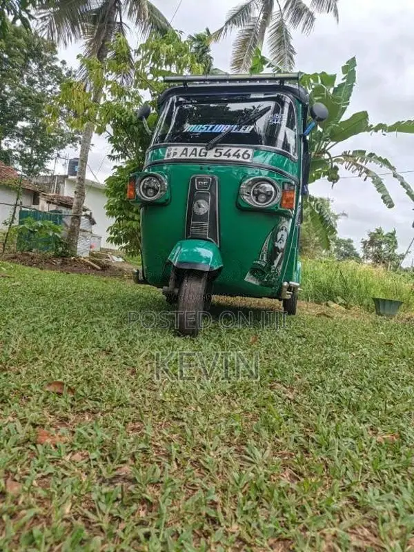 Bajaj RE 205 2013 Three Wheel (Used)