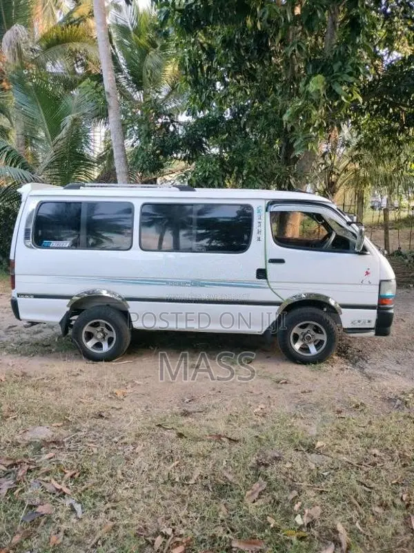 Toyota Dolphin LH102 1992 Van (Used)