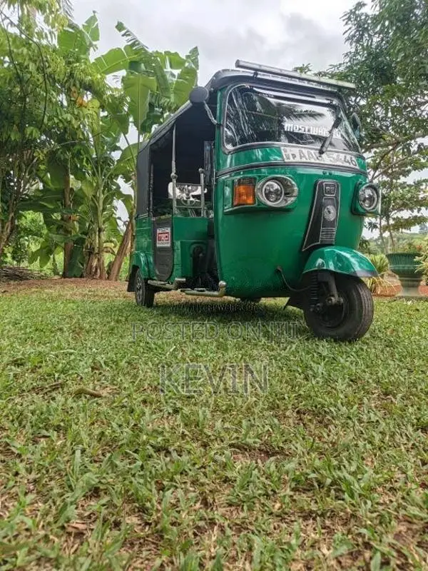 Bajaj RE 205 2013 Three Wheel (Used)