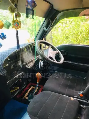 Nissan Caravan 1995 Van (Used)