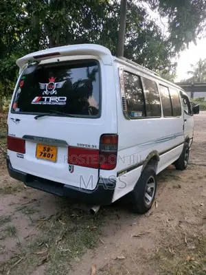 Toyota Dolphin LH102 1992 Van (Used)