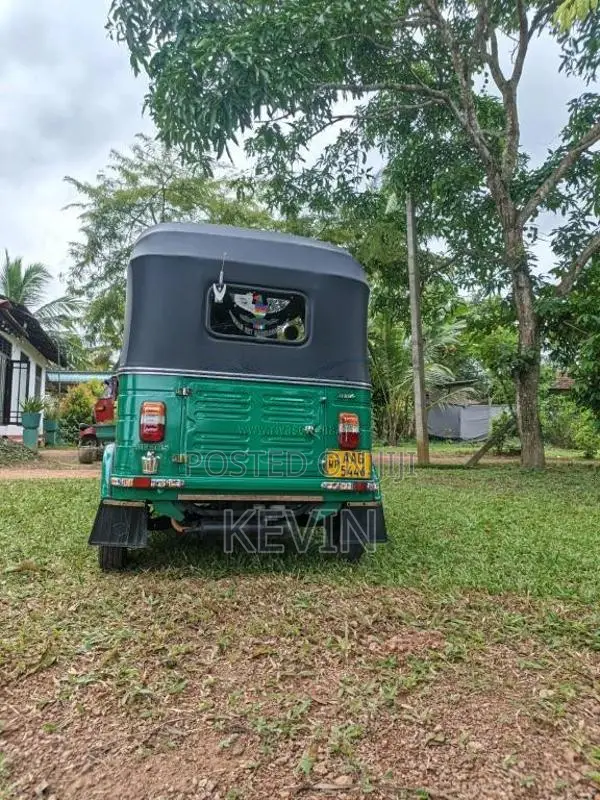 Bajaj RE 205 2013 Three Wheel (Used)