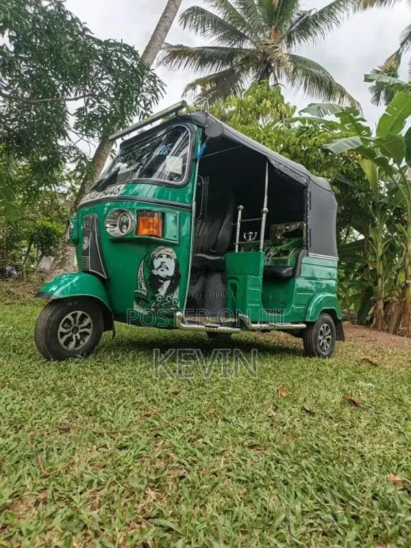 Bajaj RE 205 2013 Three Wheel (Used)