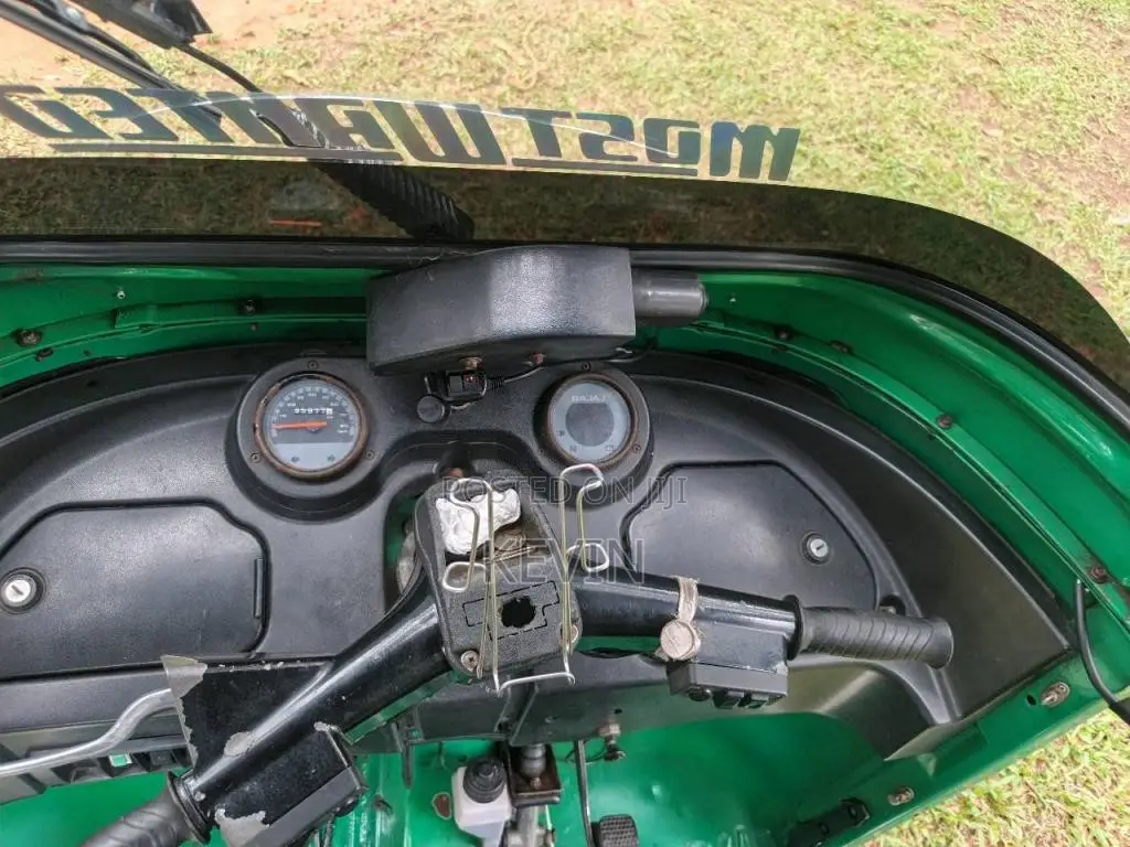 Bajaj RE 205 2013 Three Wheel (Used)