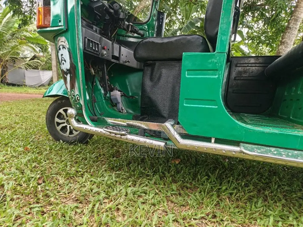 Bajaj RE 205 2013 Three Wheel (Used)