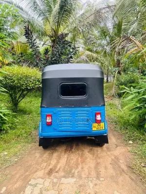 Bajaj 2 Stroke 2005 Three Wheel (Used)