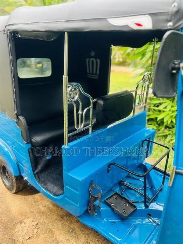 Bajaj 2 Stroke 2005 Three Wheel (Used)