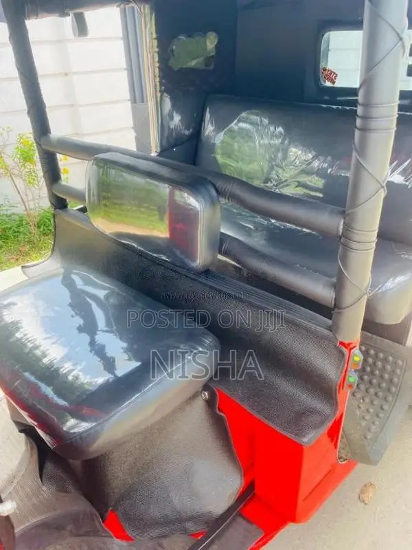 Bajaj 2 Stroke 2006 Three Wheel (Used)