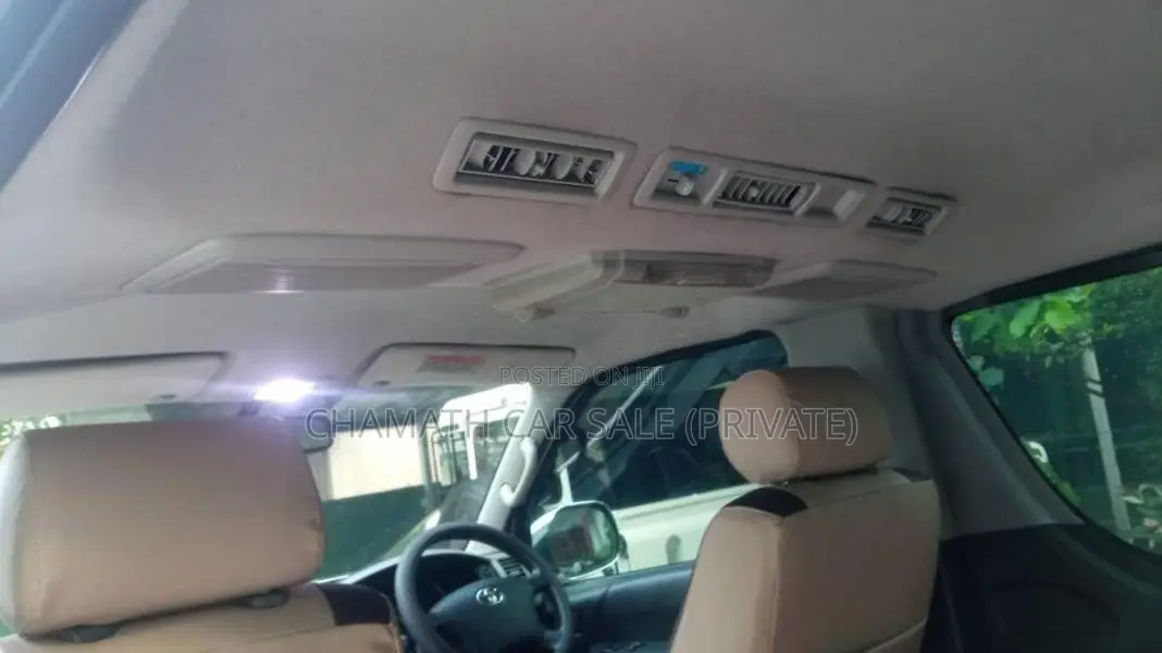 Toyota KDH TRH 200 GL 2013 Van (Used)