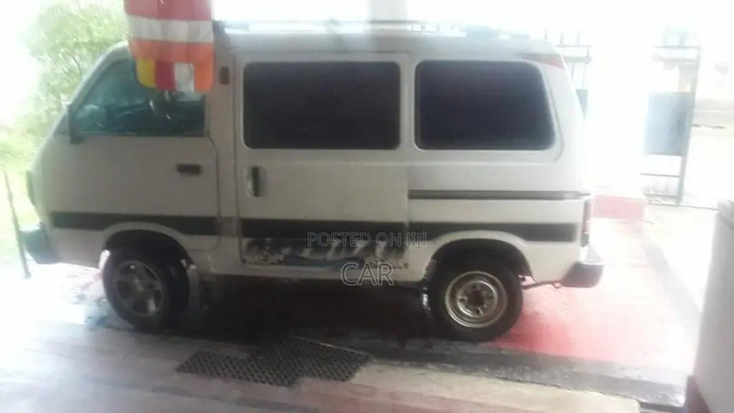 Suzuki Omni 2004 Van (Used)