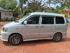 Toyota Noah 1997 Van (Used)