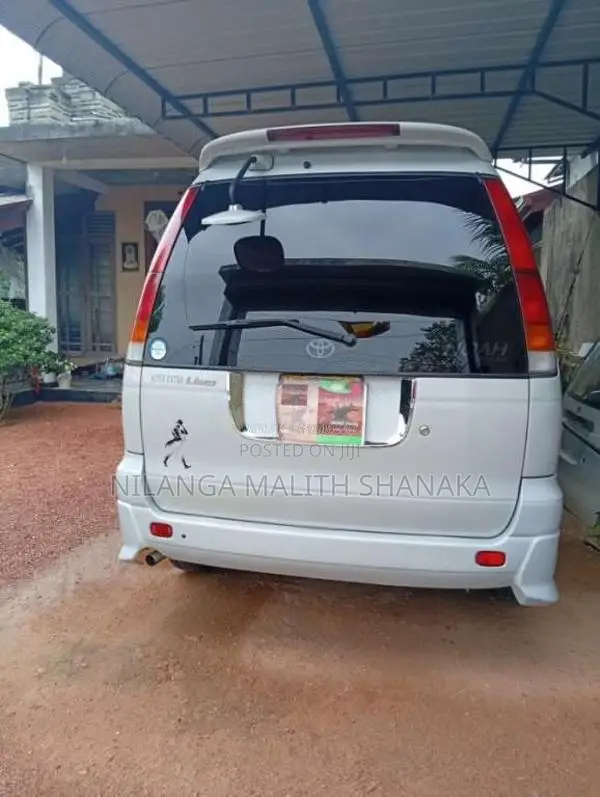 Toyota Noah 1997 Van (Used)