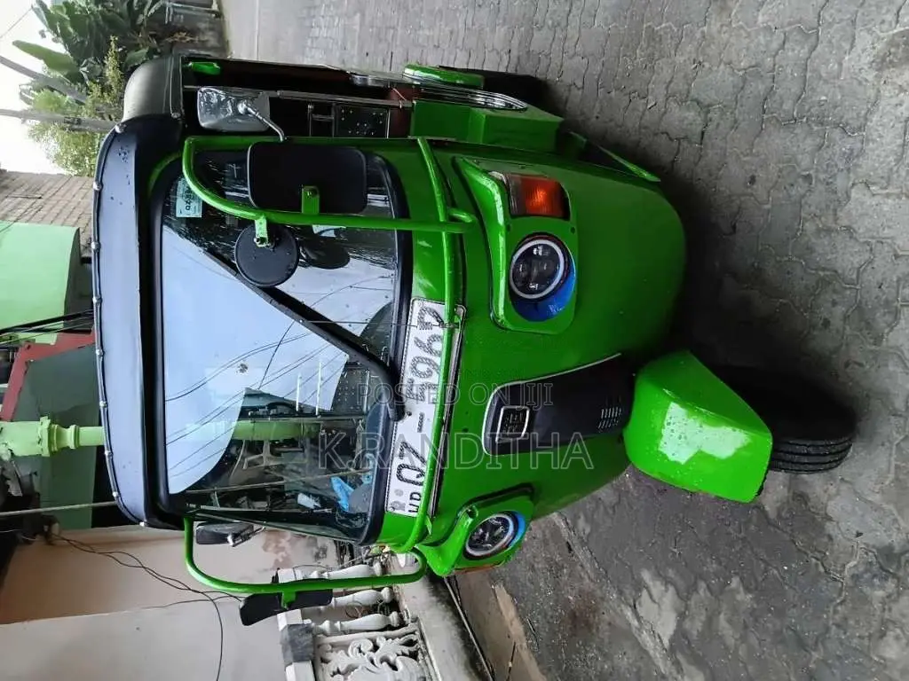Bajaj 4 Stroke 2010 Three Wheel (Used)