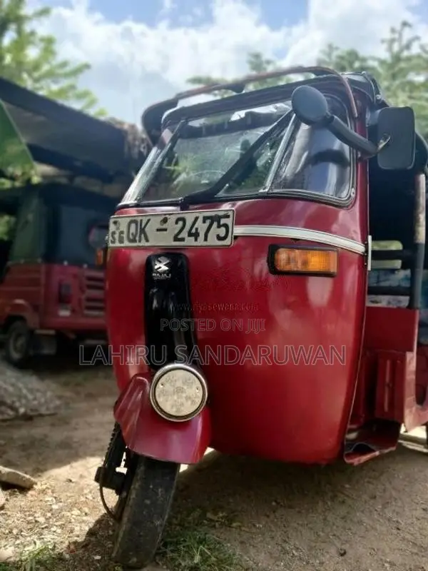 Bajaj 4 Stroke 2007 Three Wheel (Used)