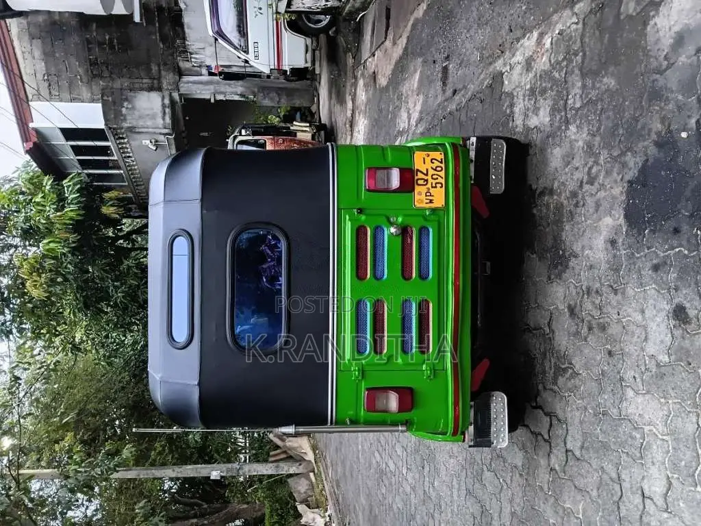 Bajaj 4 Stroke 2010 Three Wheel (Used)