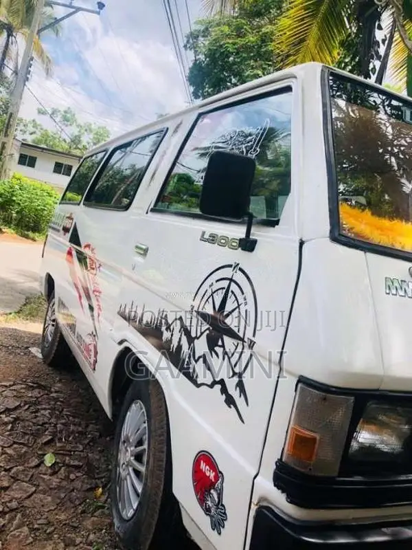 Mitsubishi L300 1988 Van (Used)