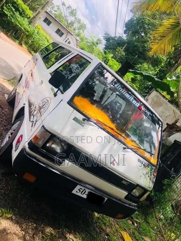 Mitsubishi L300 1988 Van (Used)