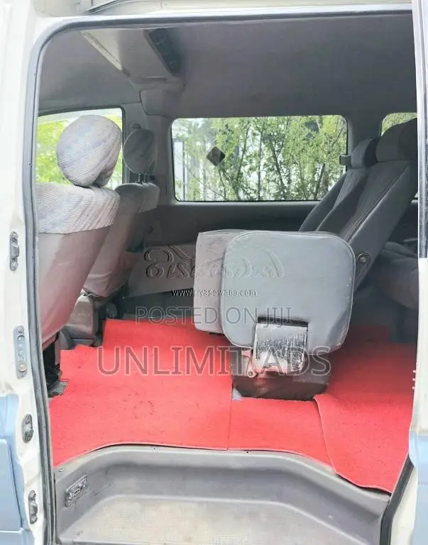Mitsubishi L400 SPACE GEAR 1997 Van (Used)