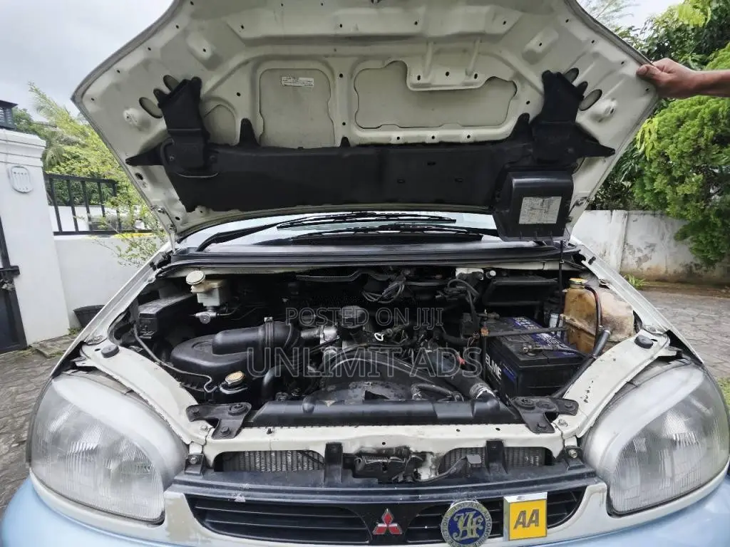Mitsubishi L400 SPACE GEAR 1997 Van (Used)