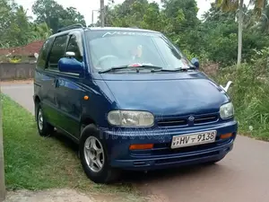 Nissan Serena 1999 Van (Used)